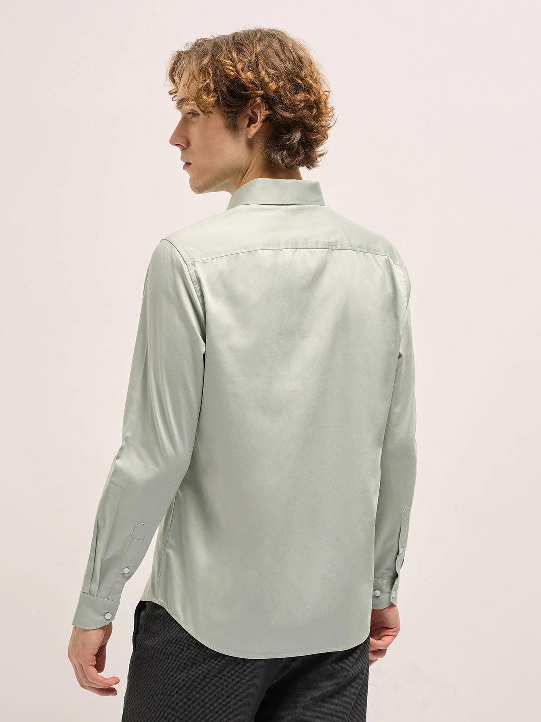 Men Light Green Tailored Fit Solid Formal Shirt - Image 2
