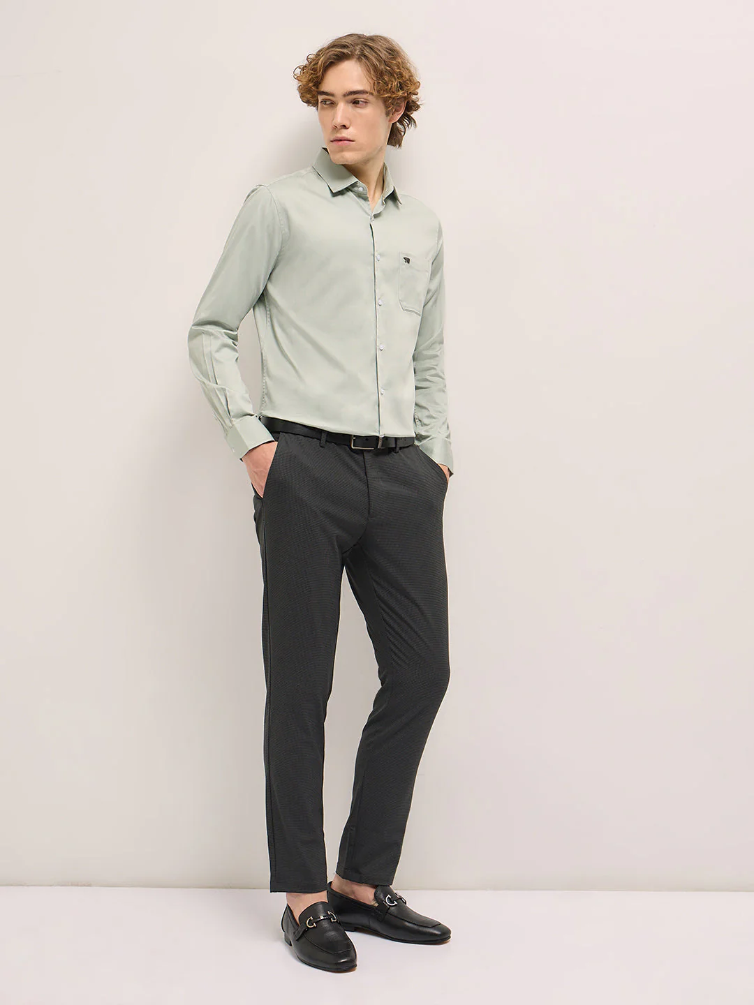 Men Light Green Tailored Fit Solid Formal Shirt - Image 4