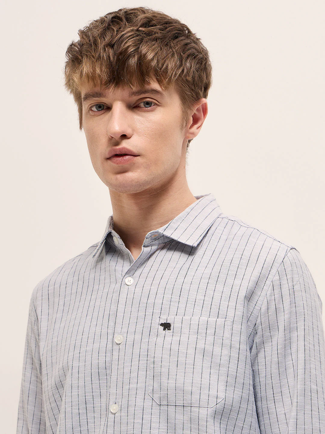 Men Light Grey Casual Shirt - Image 5