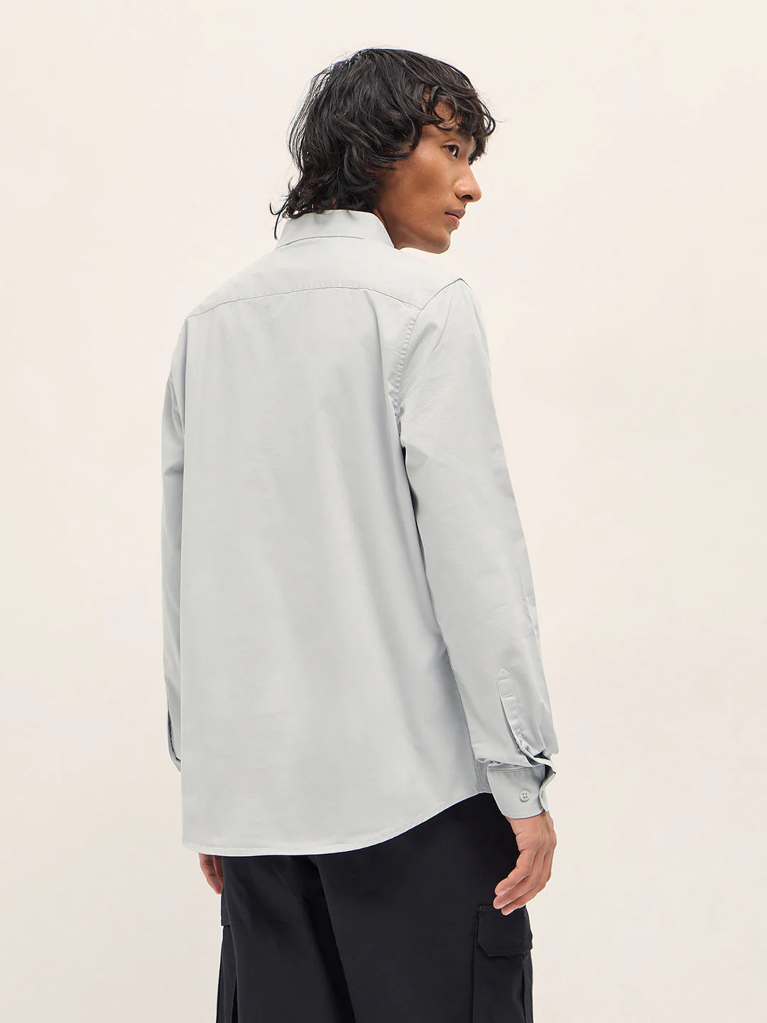 Men Light Grey Cotton Blend Solid Slim Fit Casual Shirt - Image 2