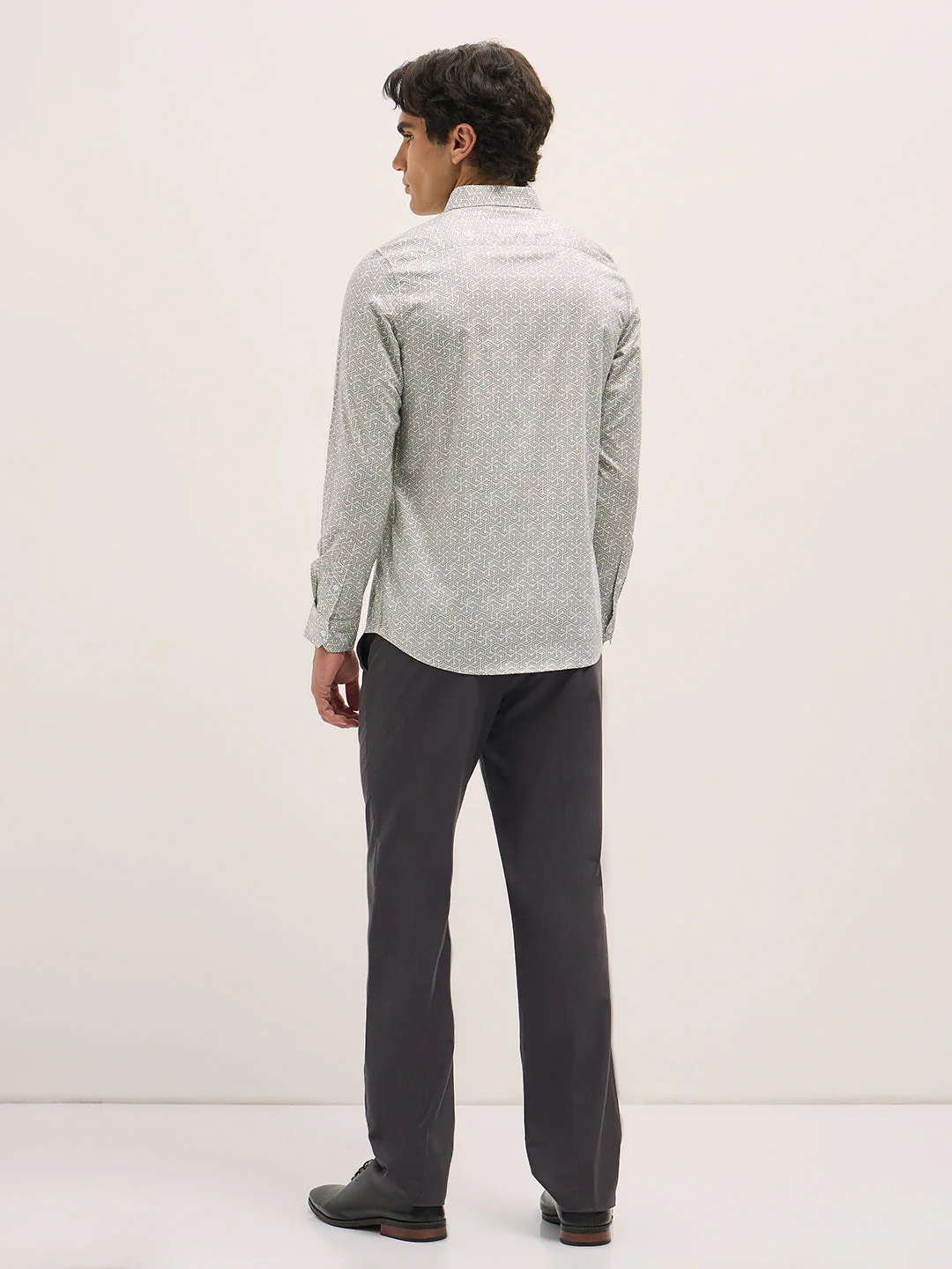 Men Light Grey Geometric Printed Tailored Fit Formal Shirt - Image 2