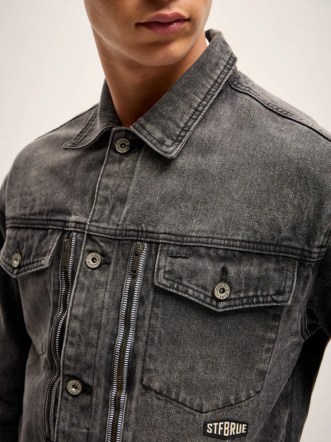 Men Light Grey Regular Fit Classic Denim Jacket - Image 5