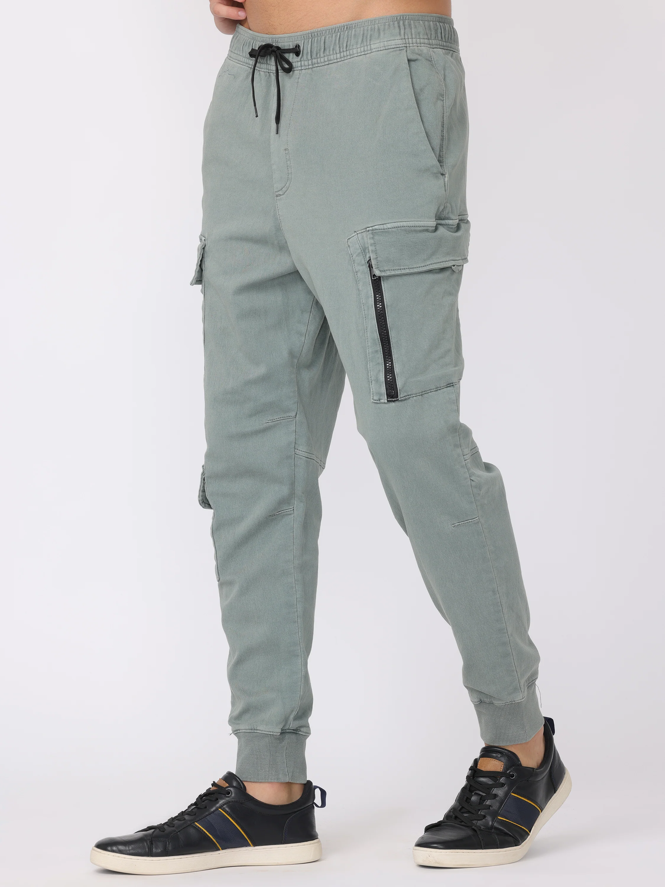 Men Light Grey Regular Fit Cargo Pants - Image 3