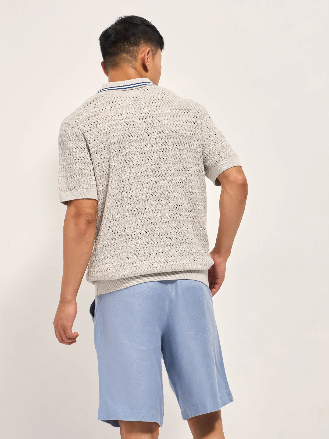 Men Light Grey Textured Knit Design Regular Fit Polo - Image 2