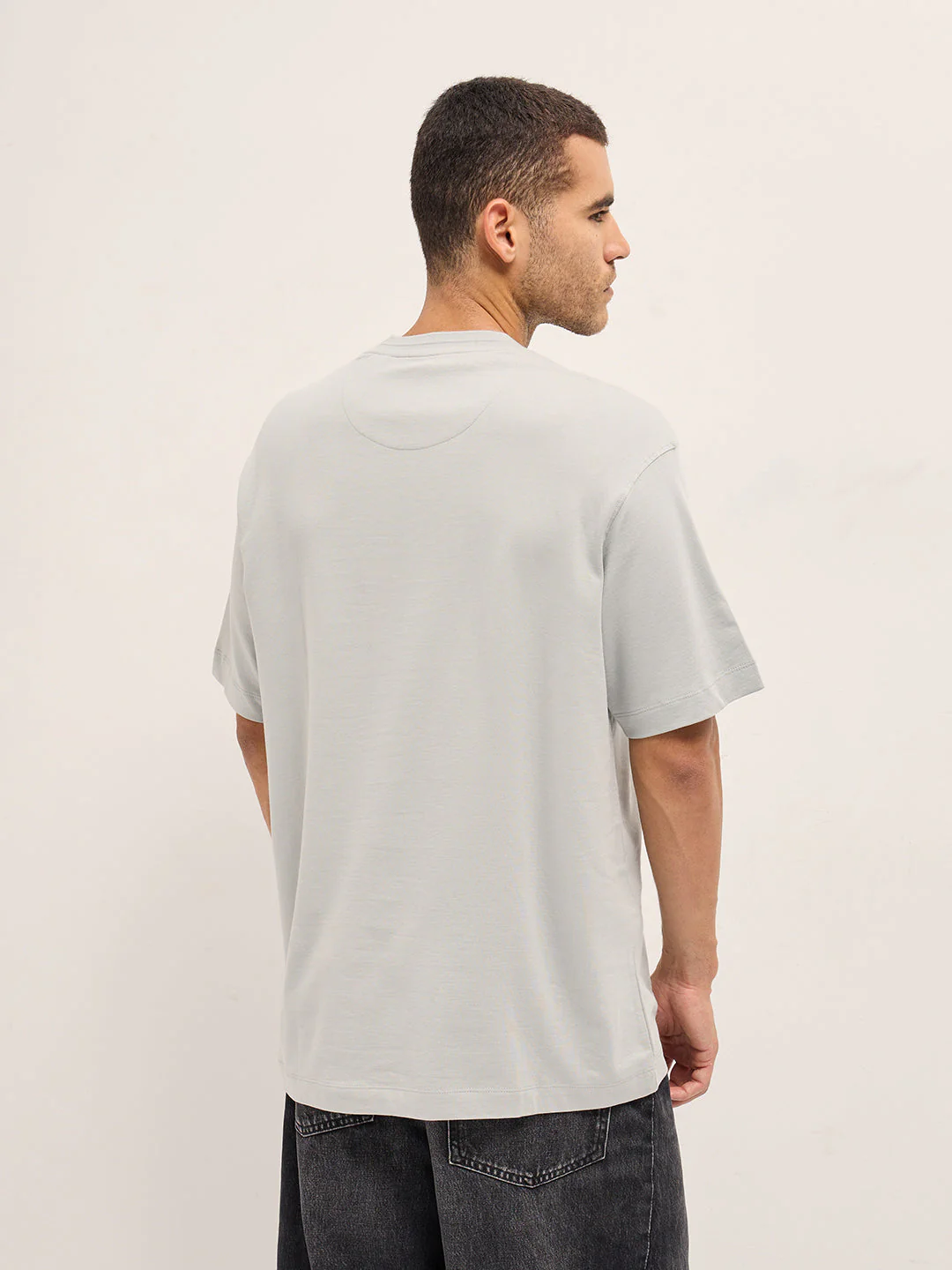 Men Light Grey Triangular Patch - Image 2