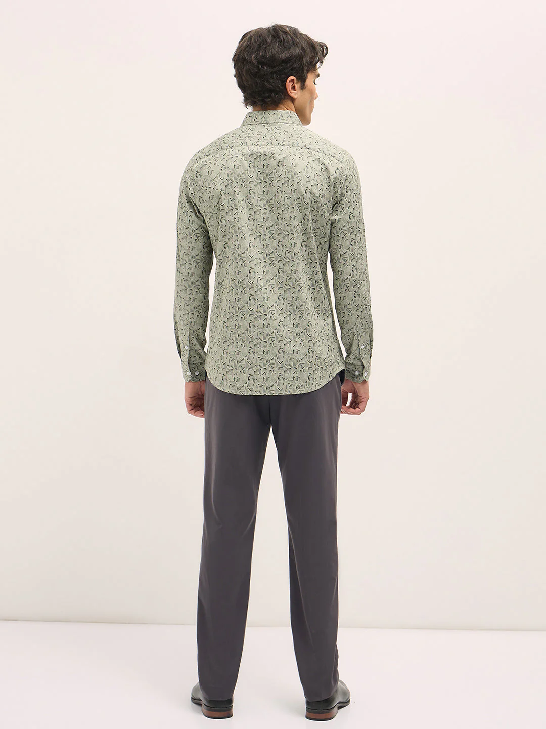 Men Light Pista Green Geometric Printed Tailored Fit Formal Shirt - Image 2