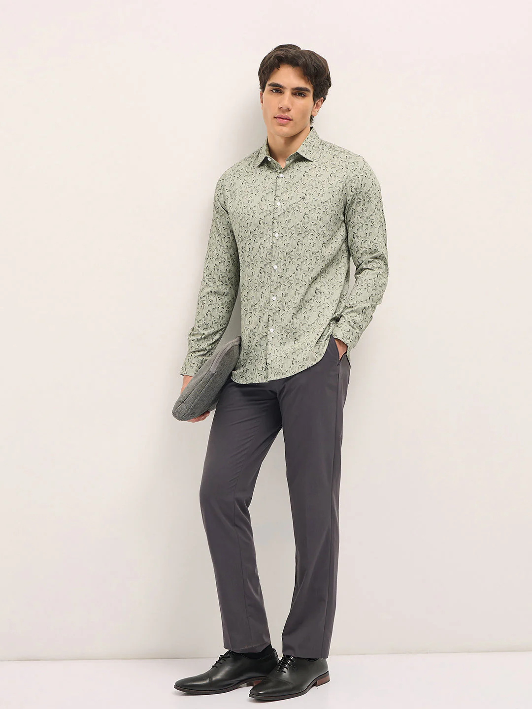 Men Light Pista Green Geometric Printed Tailored Fit Formal Shirt - Image 4