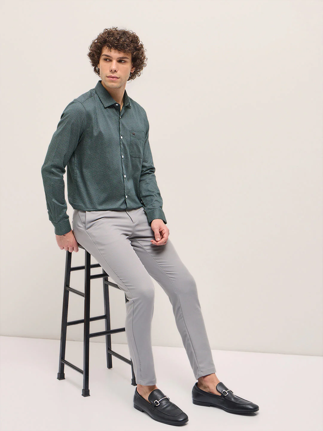 Men Light Teal Blue Geometric Printed Tailored Fit Formal Shirt - Image 4