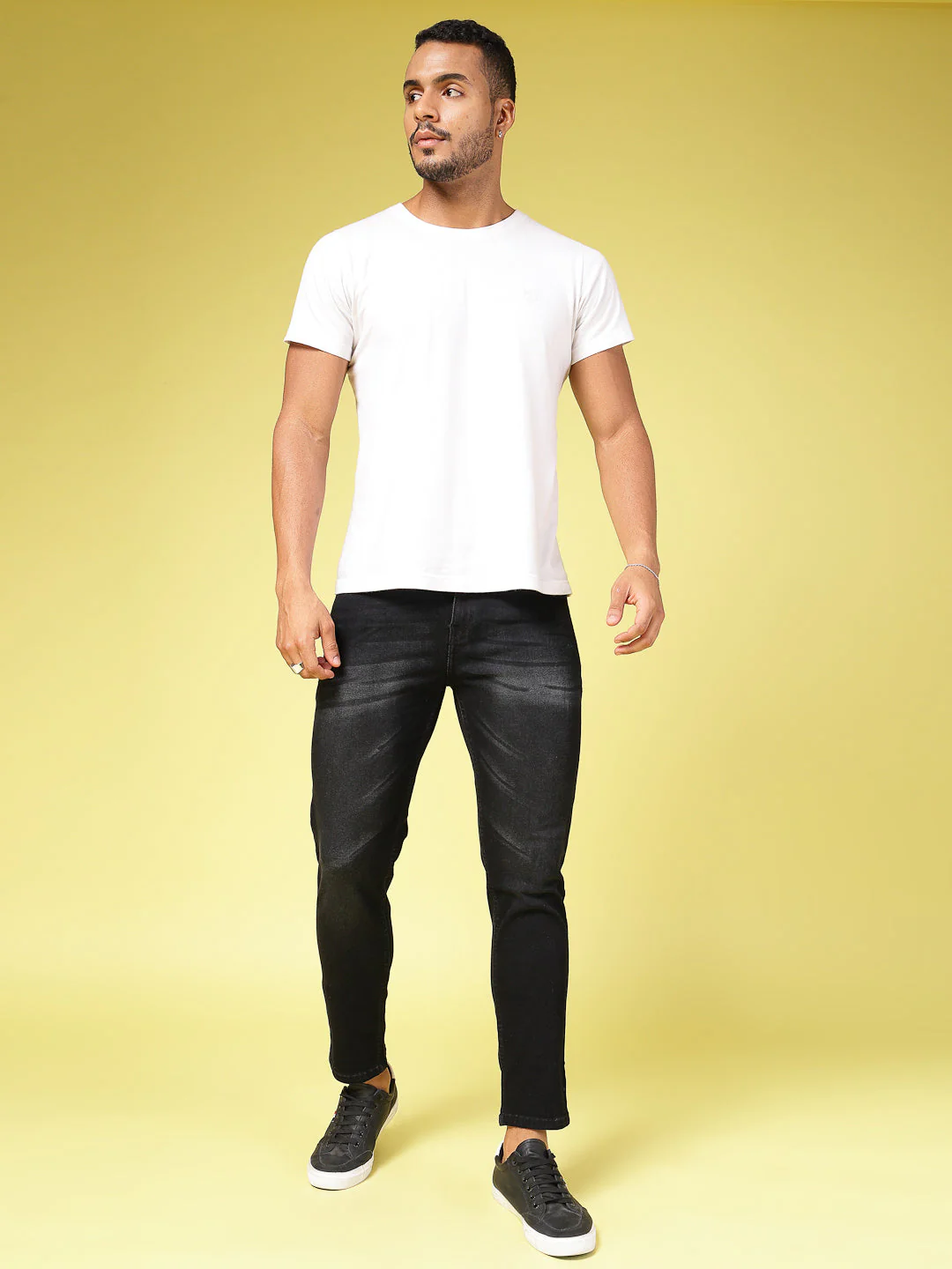 Men Lightly Faded Tapered Jeans - Image 2