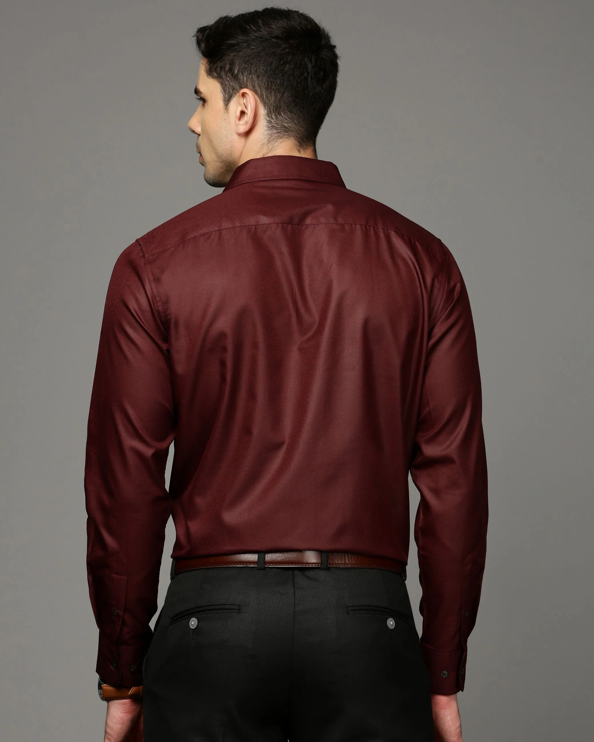 Men Maroon Cotton Blend Slim Shirt - Image 4