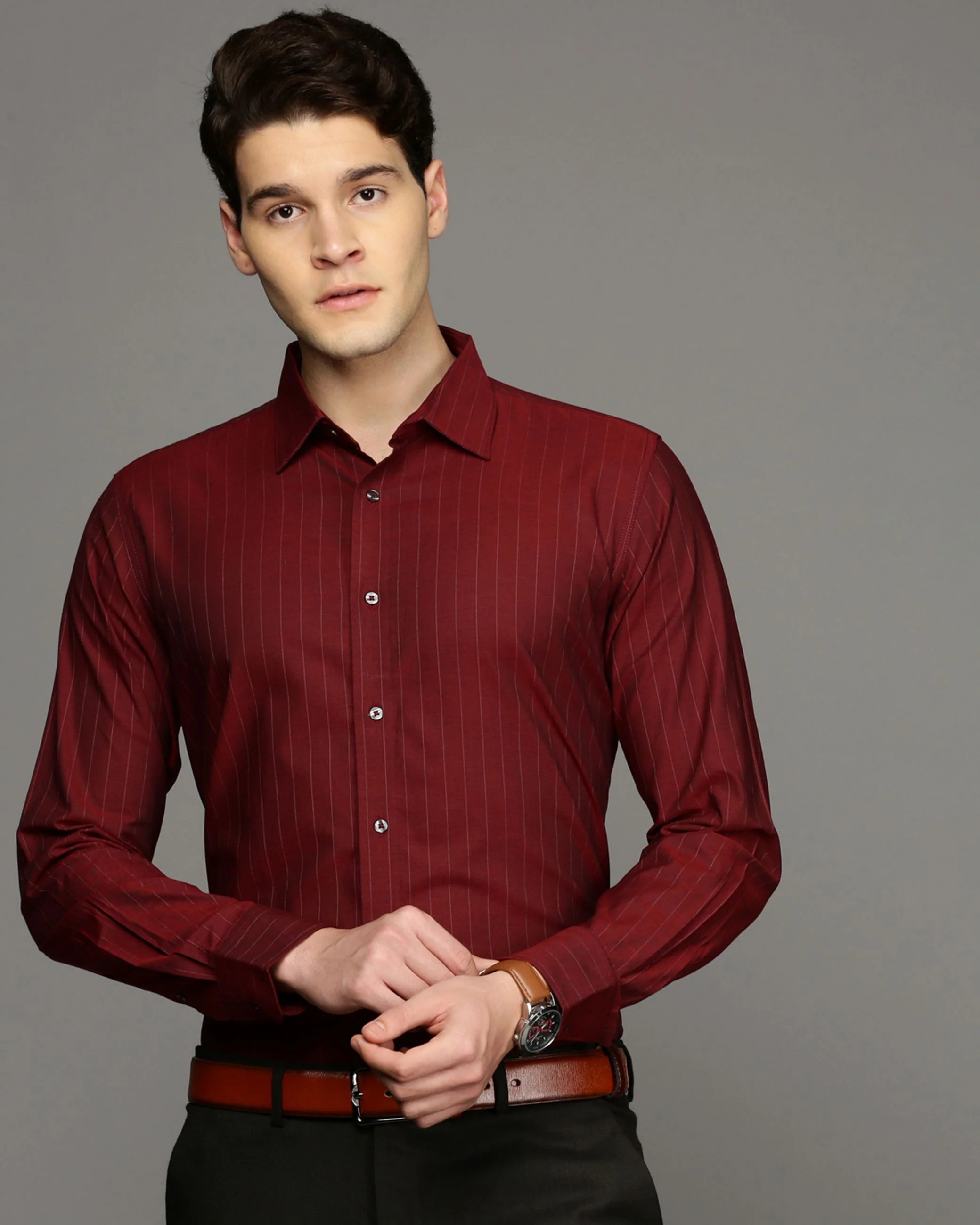 Men Maroon Cotton Blend Slim Shirt - Image 2