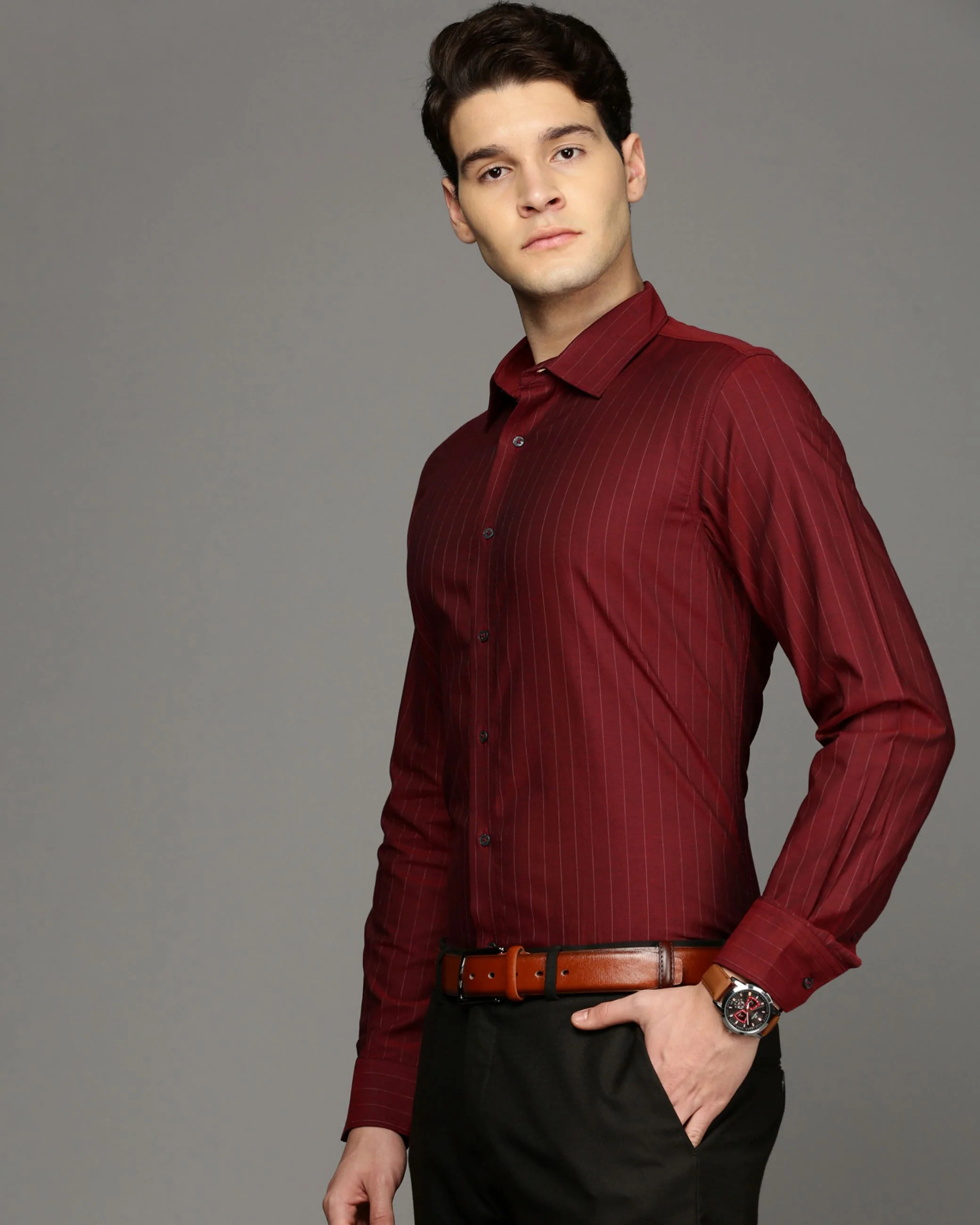 Men Maroon Cotton Blend Slim Shirt - Image 3
