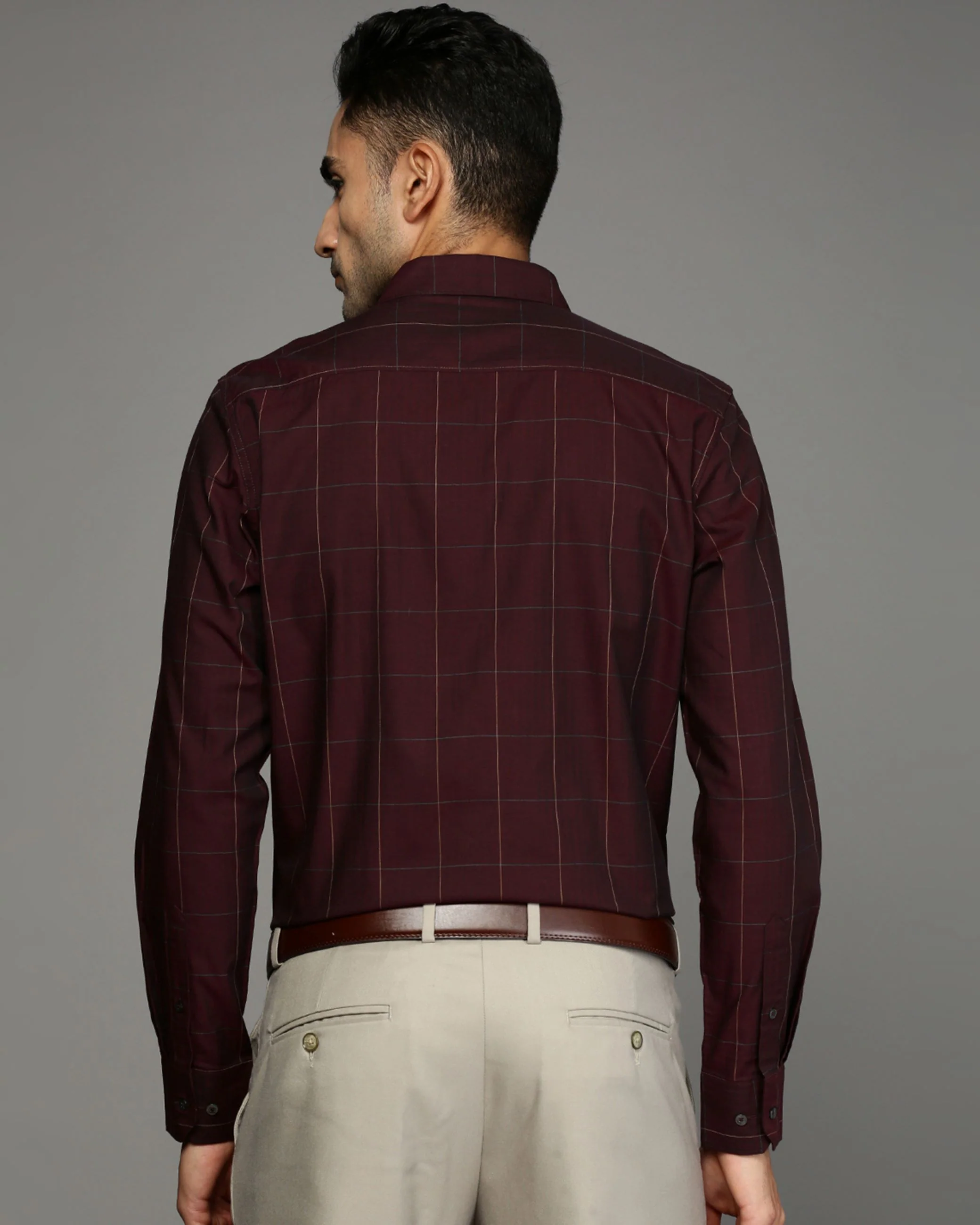 Men Maroon Cotton Blend Slim Shirt - Image 4