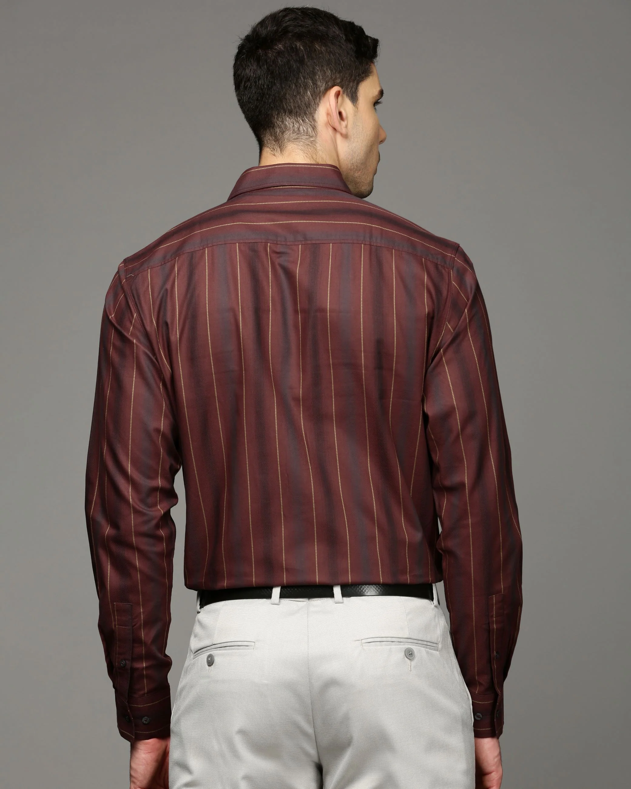 Men Maroon Cotton Blend Slim Shirt - Image 4