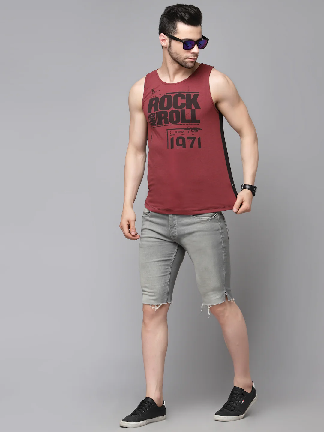 Men Maroon Printed T-Shirt - Image 2