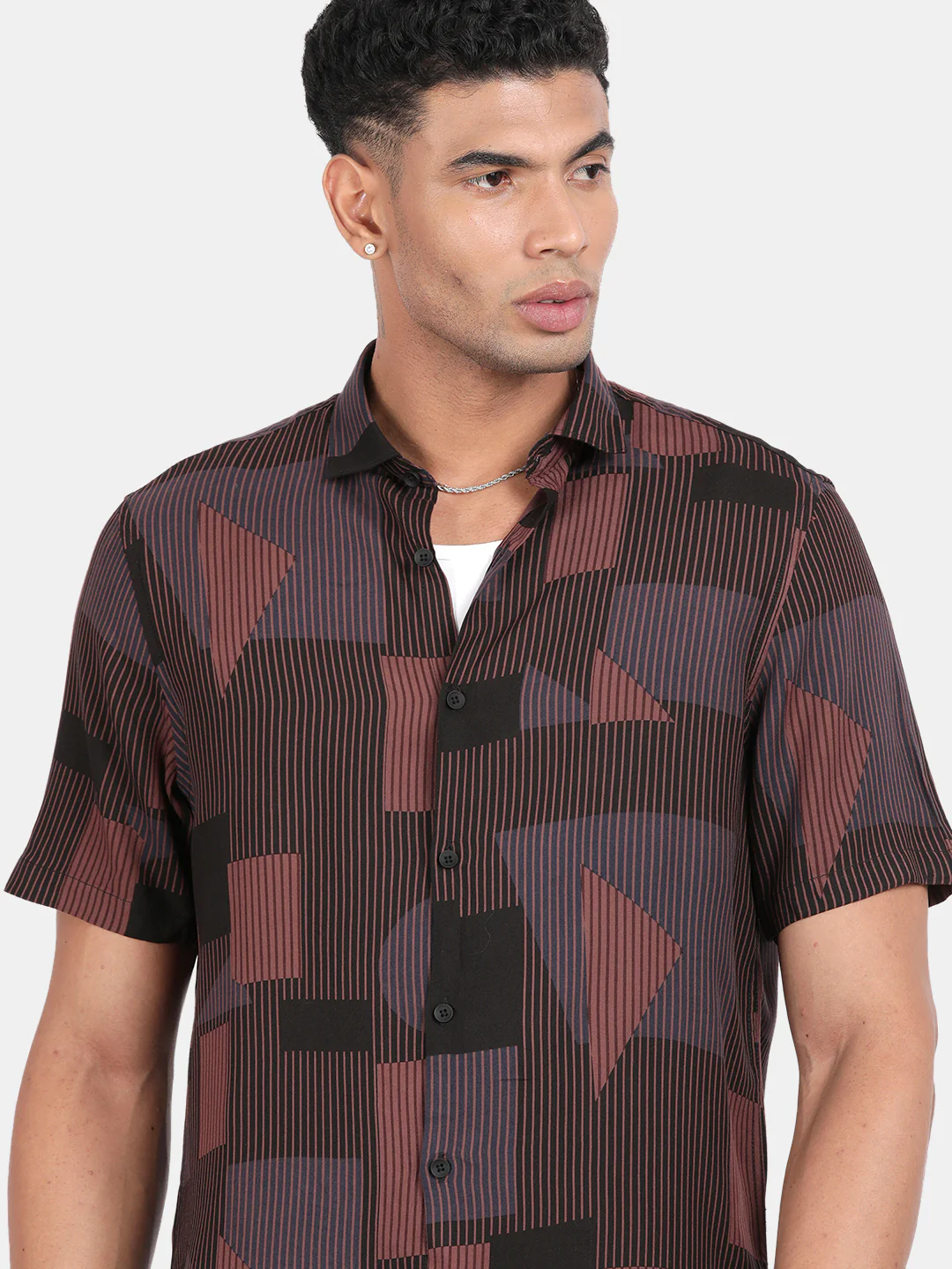 Men Maroon Slim Fit Spread Collar Half Sleeve Casual Shirt - Image 6