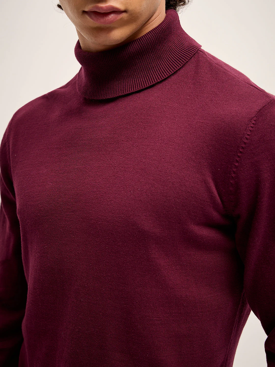 Men Maroon Solid Regular Fit Turtle Neck T-shirt - Image 4