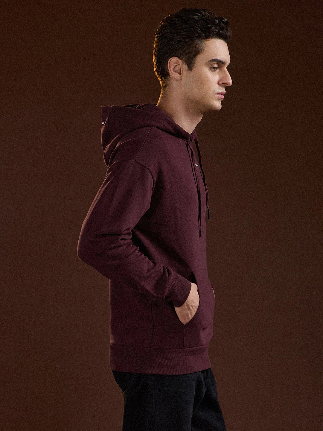 Men Maroon Solid Relax Fit Hoodie - Image 3