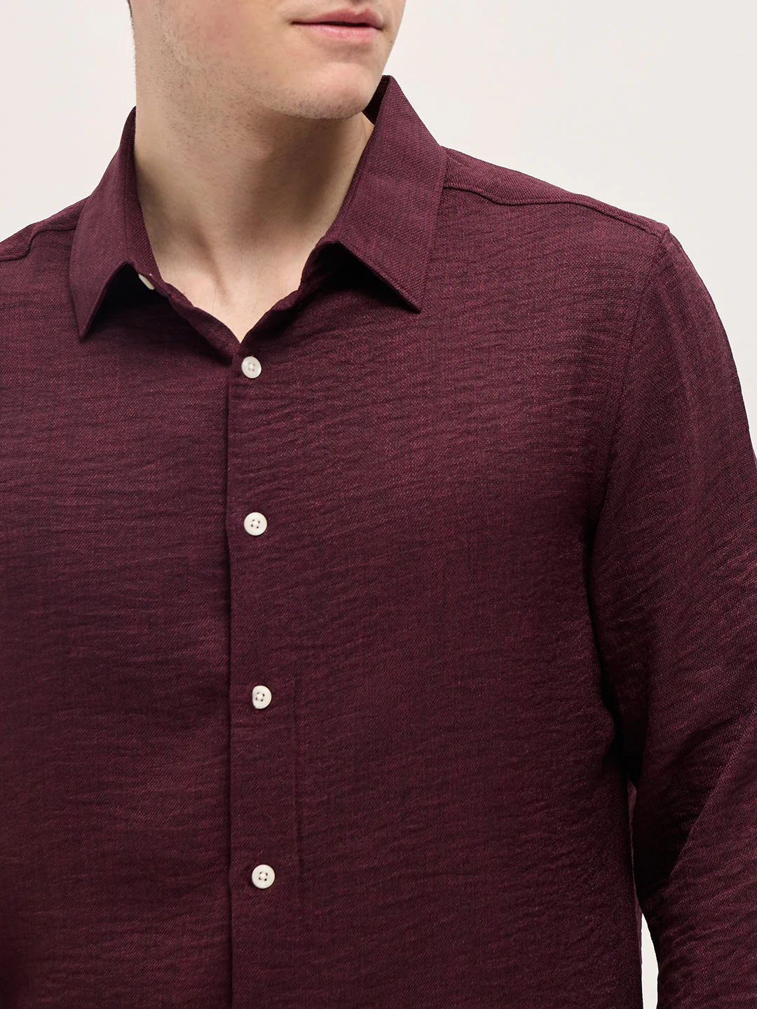Men Maroon Solid Seersucker Effect Slim Fit Casual Shirt - Image 5