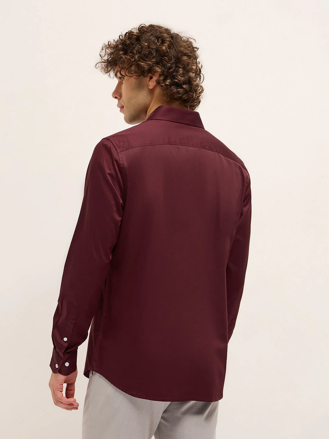 Men Maroon Tailored Fit Solid Formal Shirt - Image 2