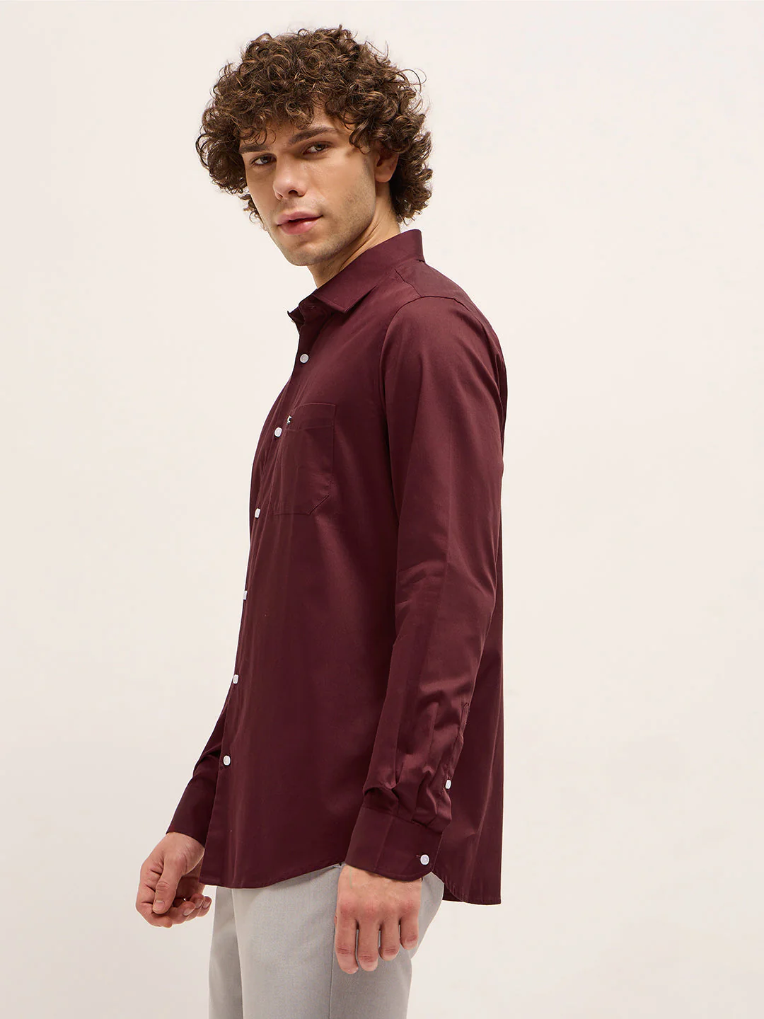 Men Maroon Tailored Fit Solid Formal Shirt - Image 3