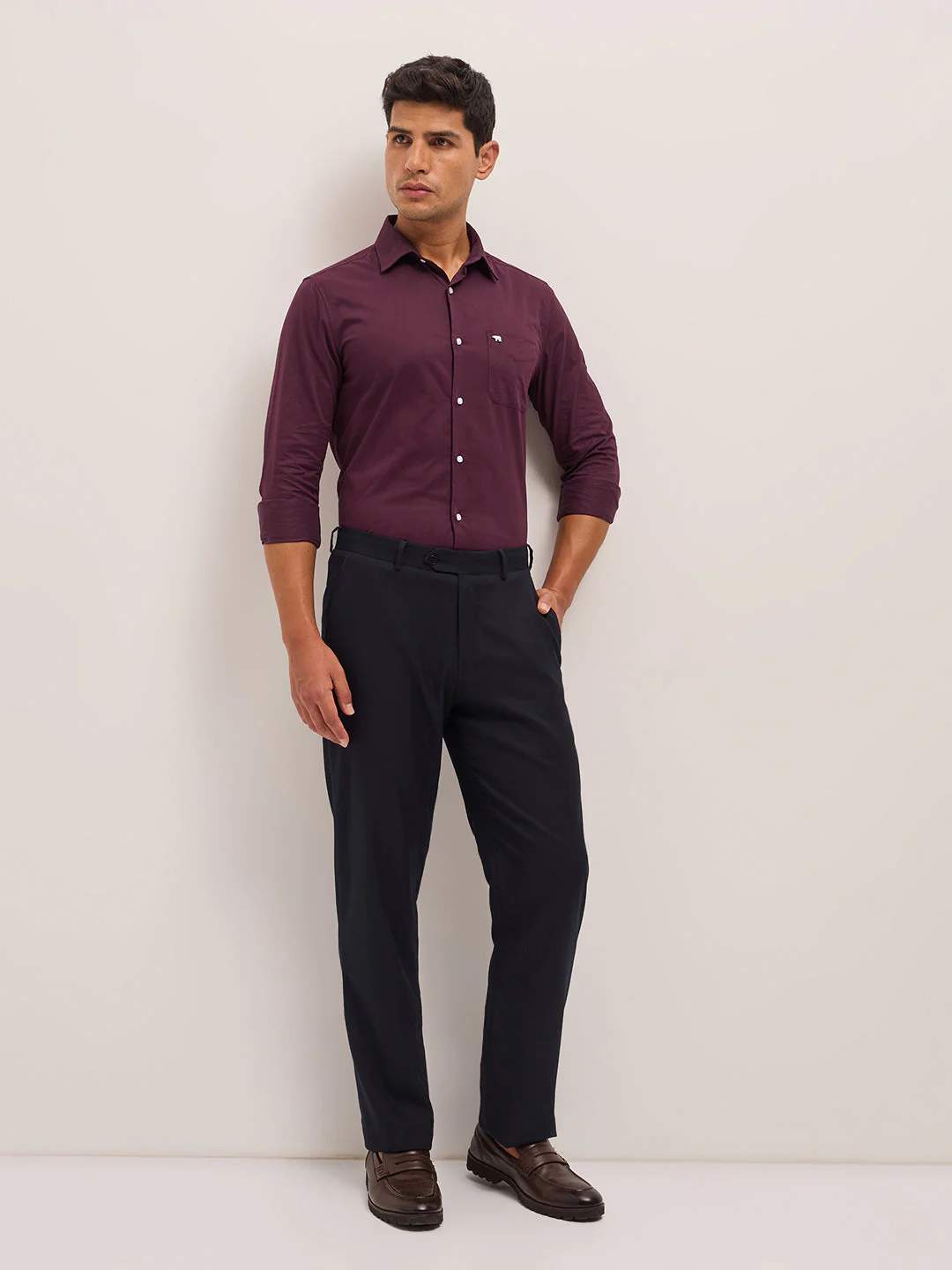 Men Maroon Tailored Fit Solid Formal Shirt - Image 4