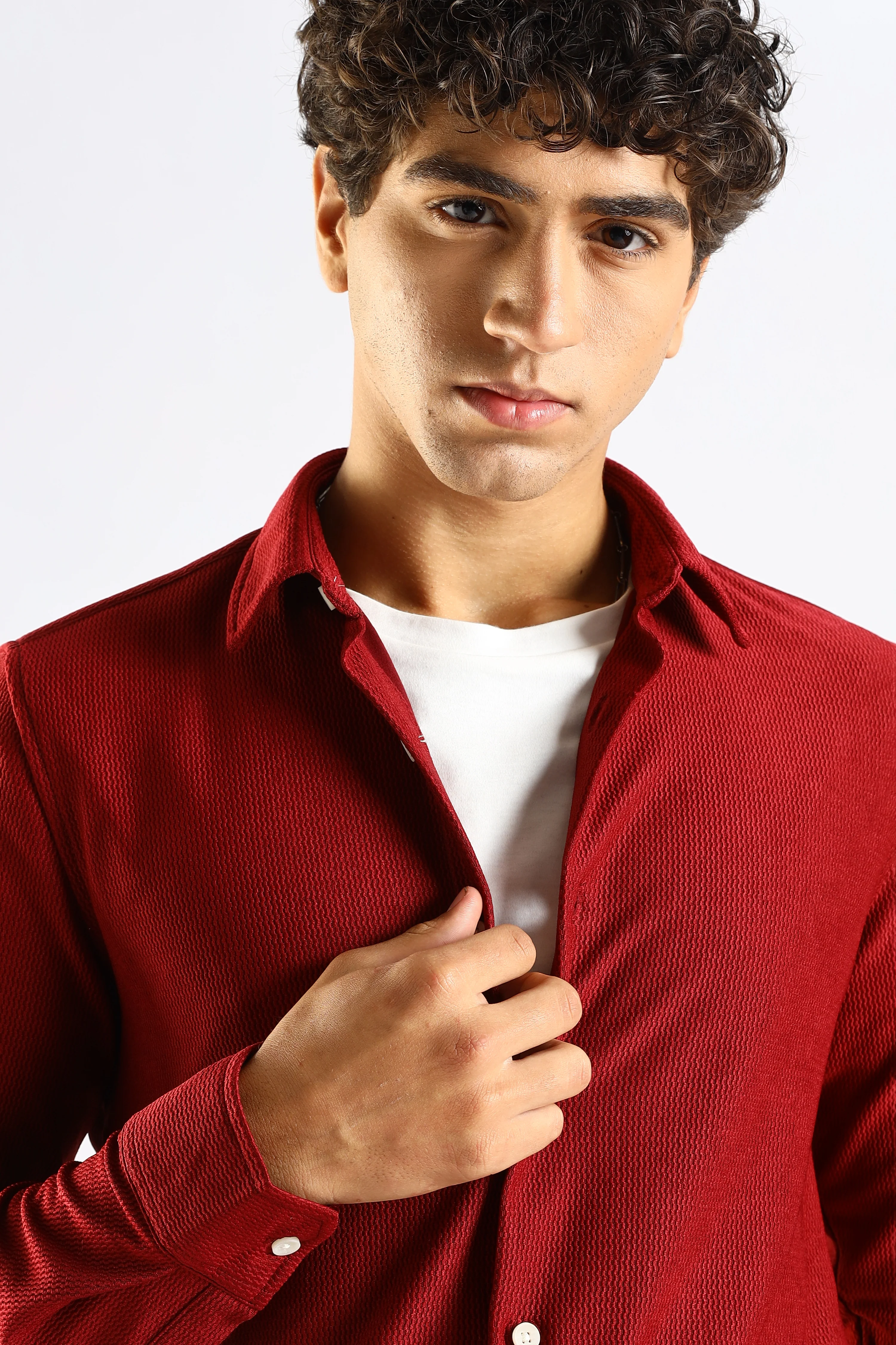 Men Maroon Textured Spread Collar Shirt - Image 11