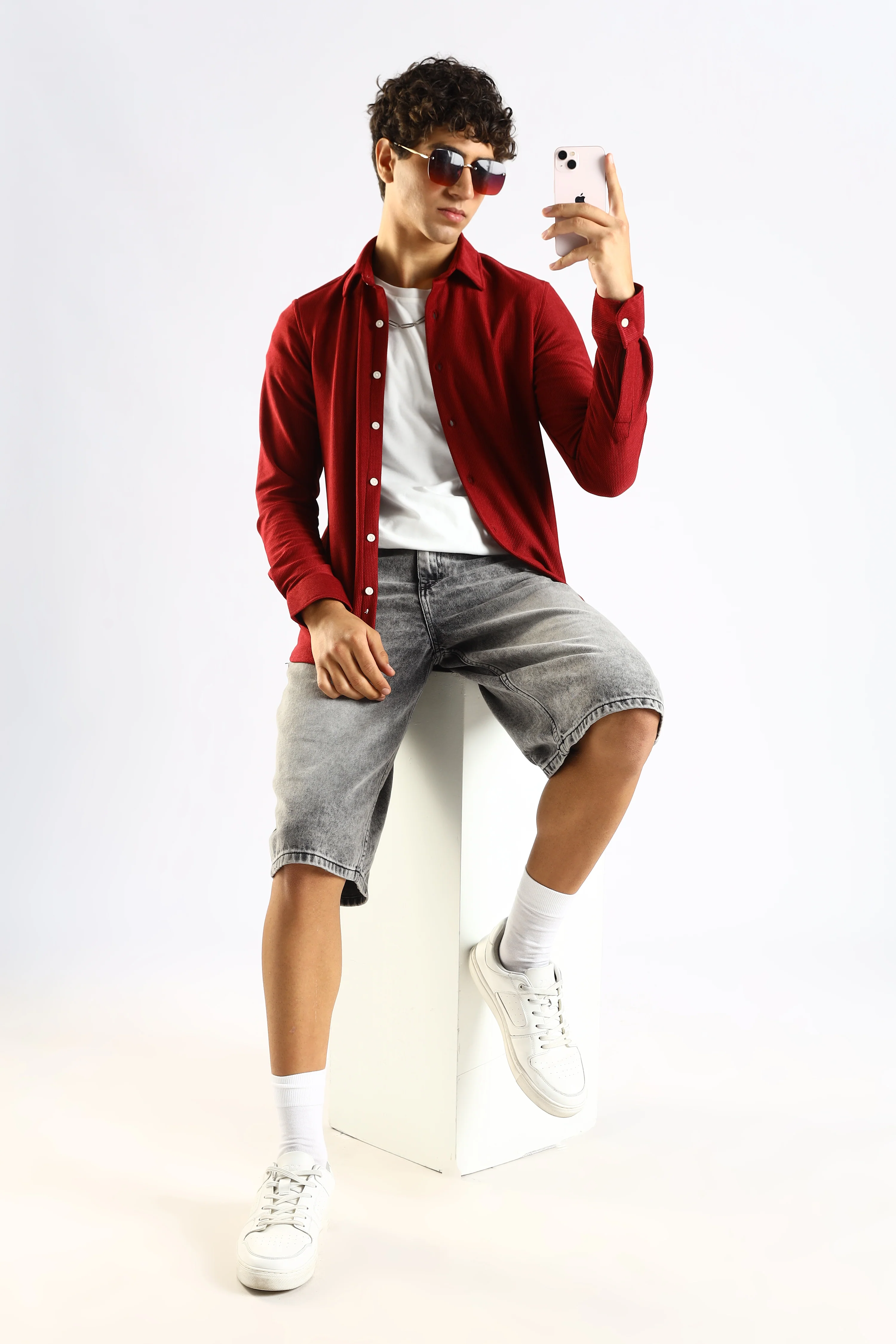 Men Maroon Textured Spread Collar Shirt - Image 5