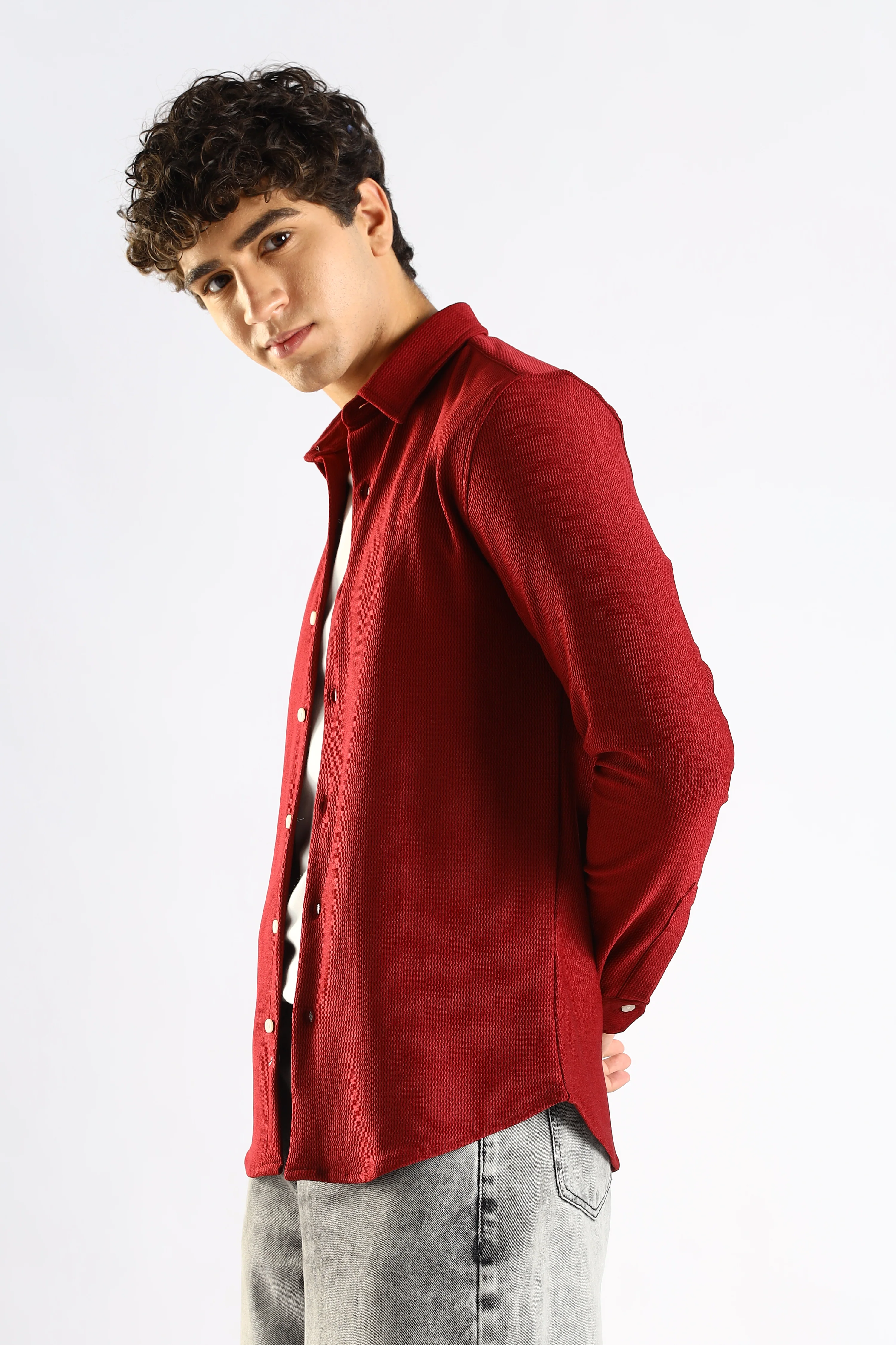 Men Maroon Textured Spread Collar Shirt - Image 9