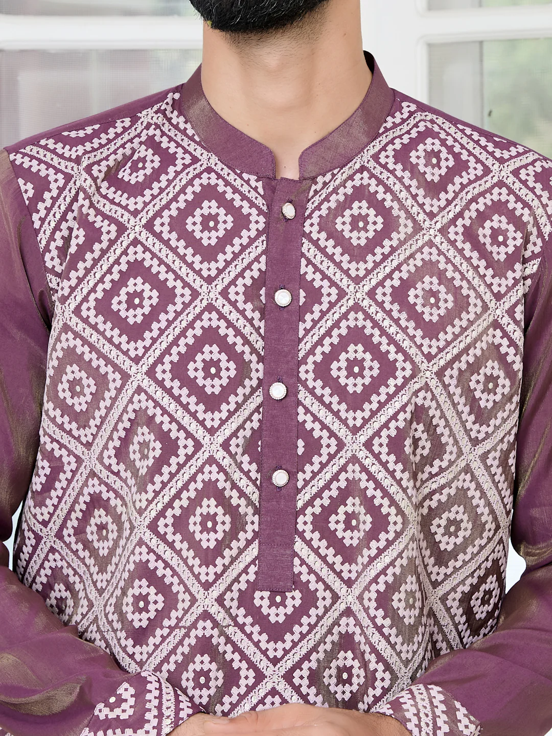 Men Mauve Embossed Kurta - Image 2