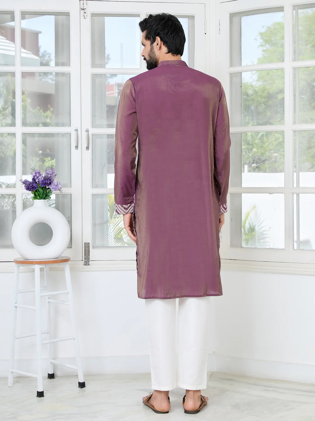 Men Mauve Embossed Kurta - Image 4