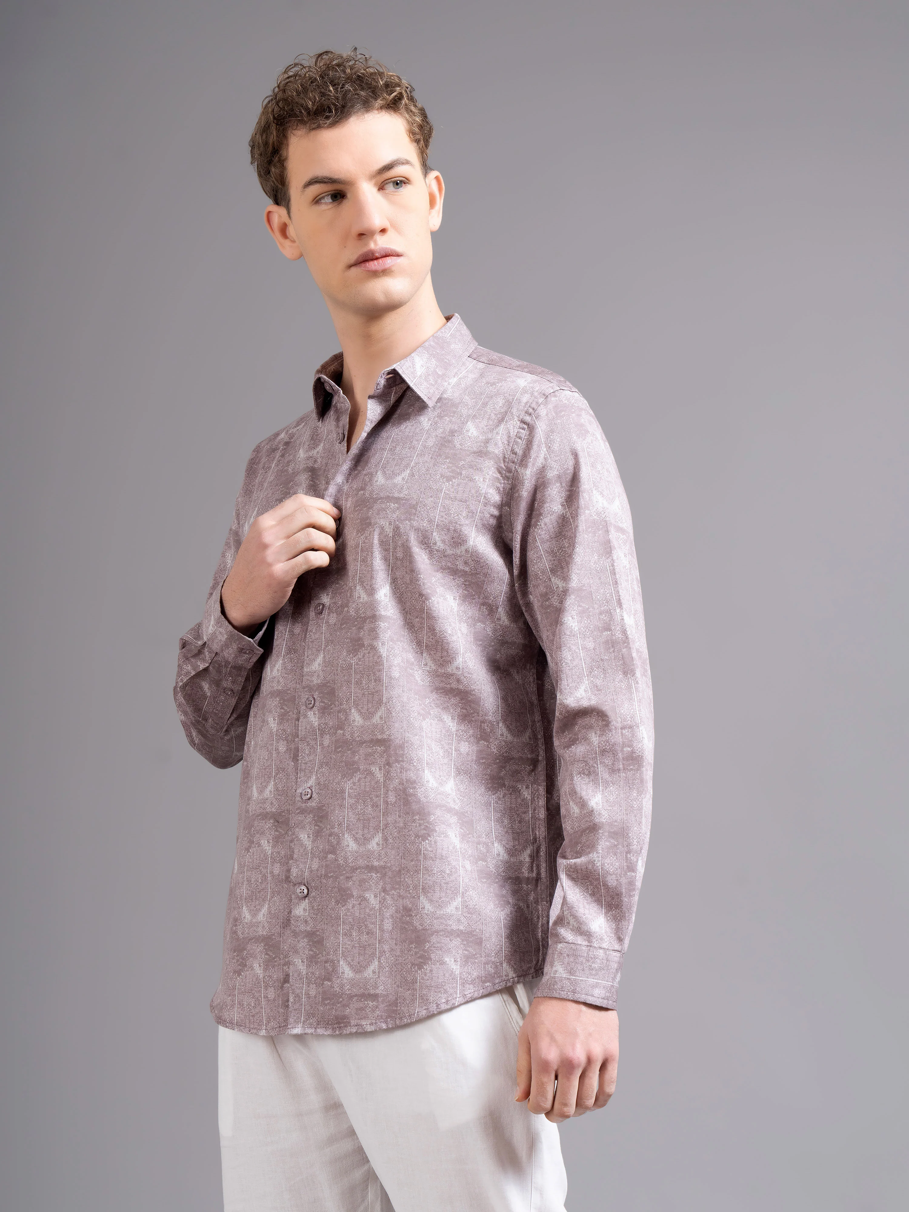 Men Mauve Geometric Print Shirt - Image 4