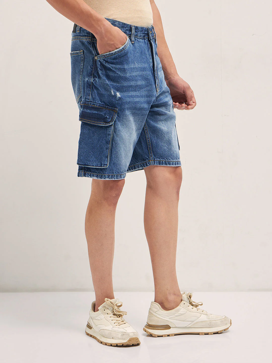 Men Mid Blue Baggy Fit Denim Cargo Shorts - Image 3