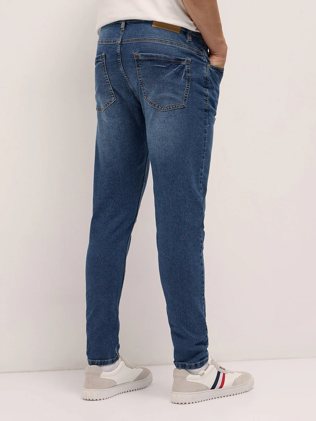Men Mid Blue Mid-Rise Skinny Fit Jeans - Image 2