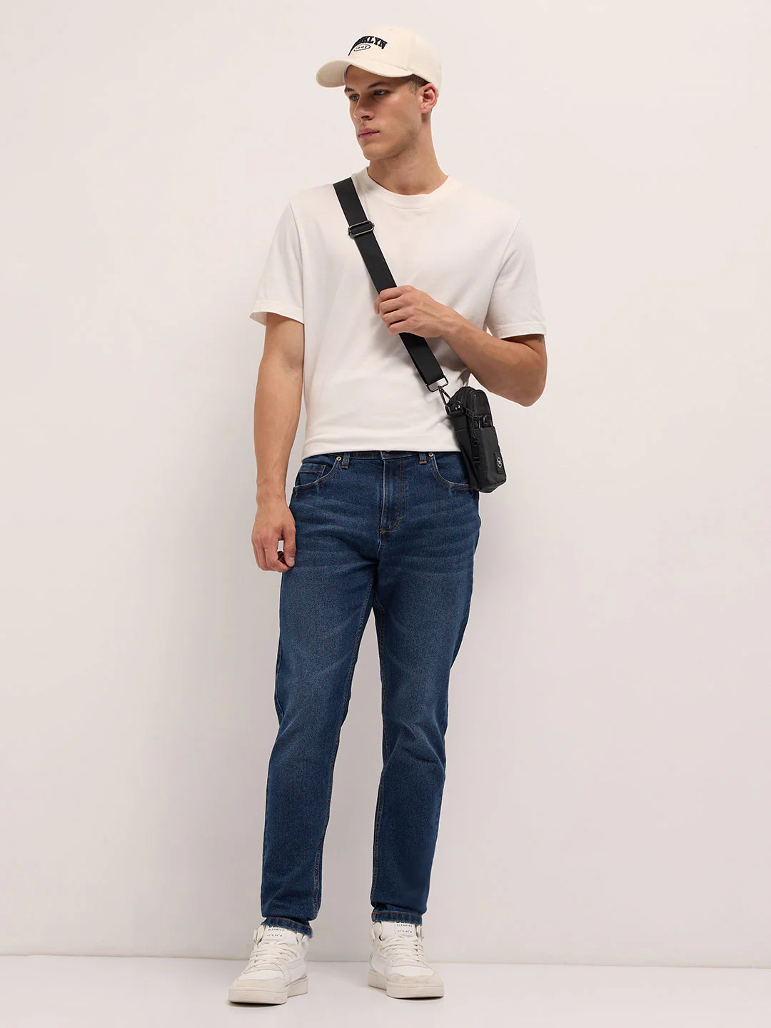 Men Mid Blue Mid-Rise Slim Fit Jeans - Image 4