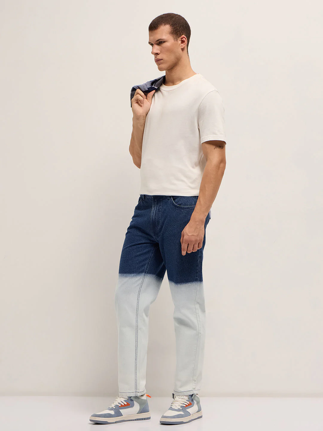 Men Mid Blue Mid-Rise Straight Fit Jeans - Image 4