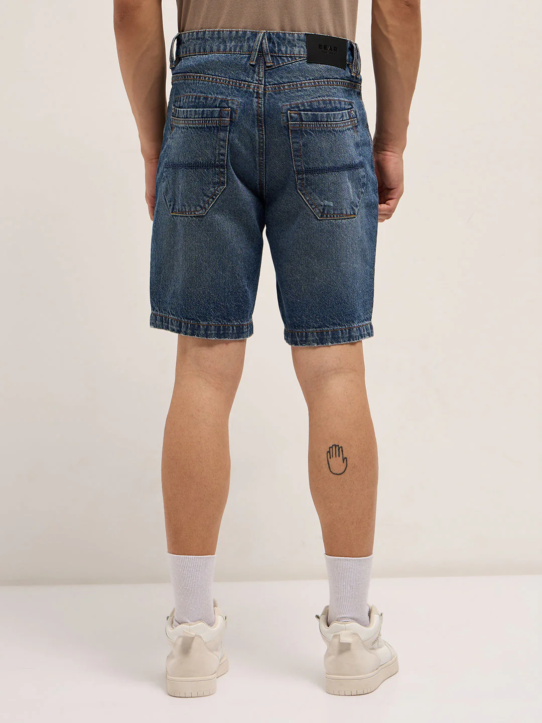 Men Mid Blue Relaxed Fit Denim Shorts - Image 2