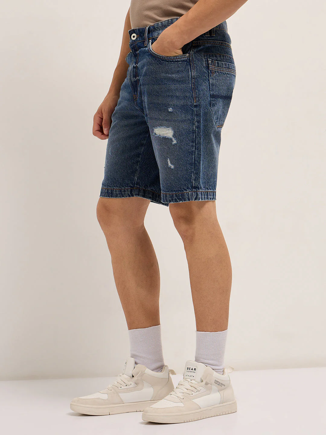 Men Mid Blue Relaxed Fit Denim Shorts - Image 3