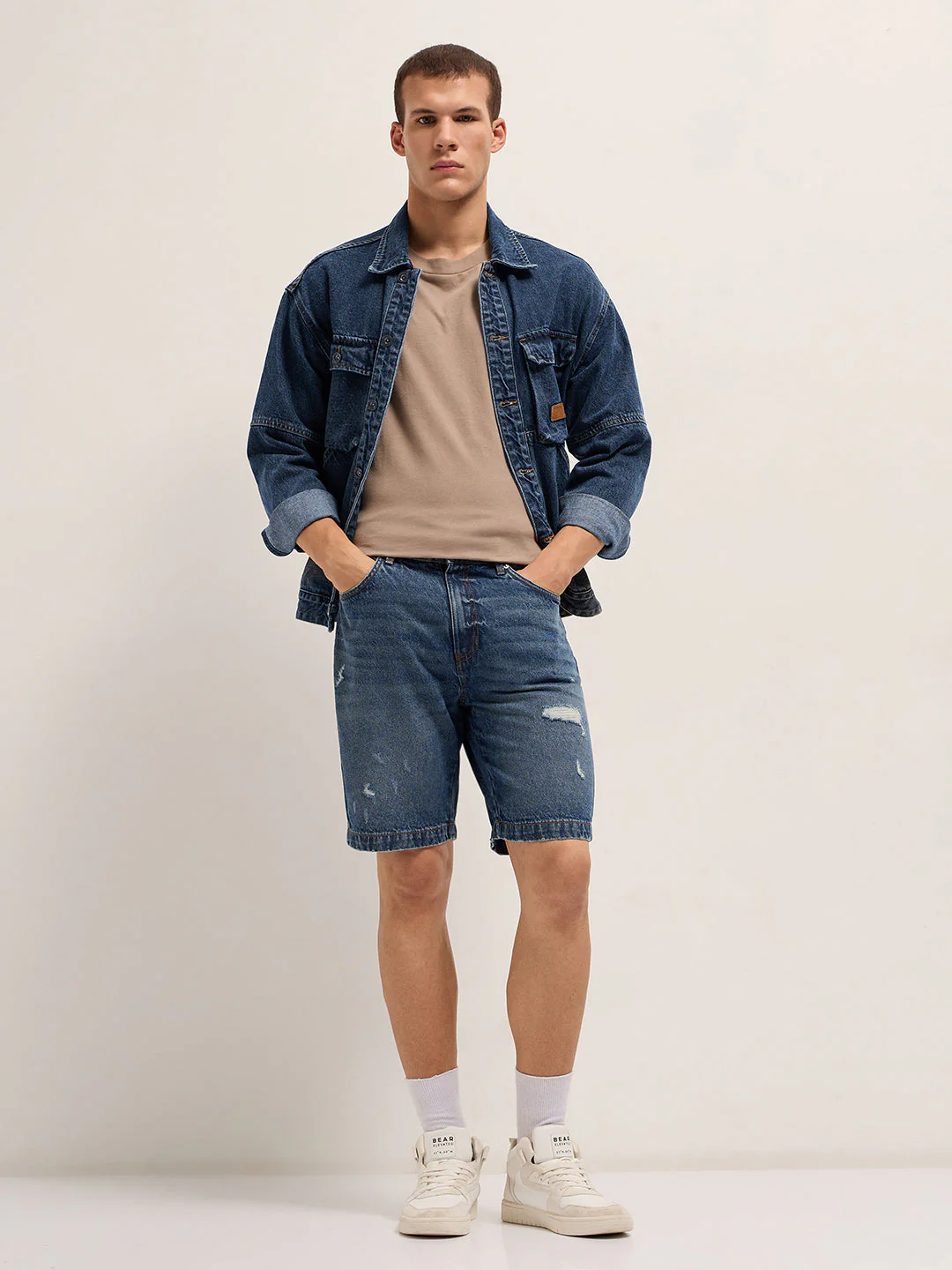Men Mid Blue Relaxed Fit Denim Shorts - Image 4