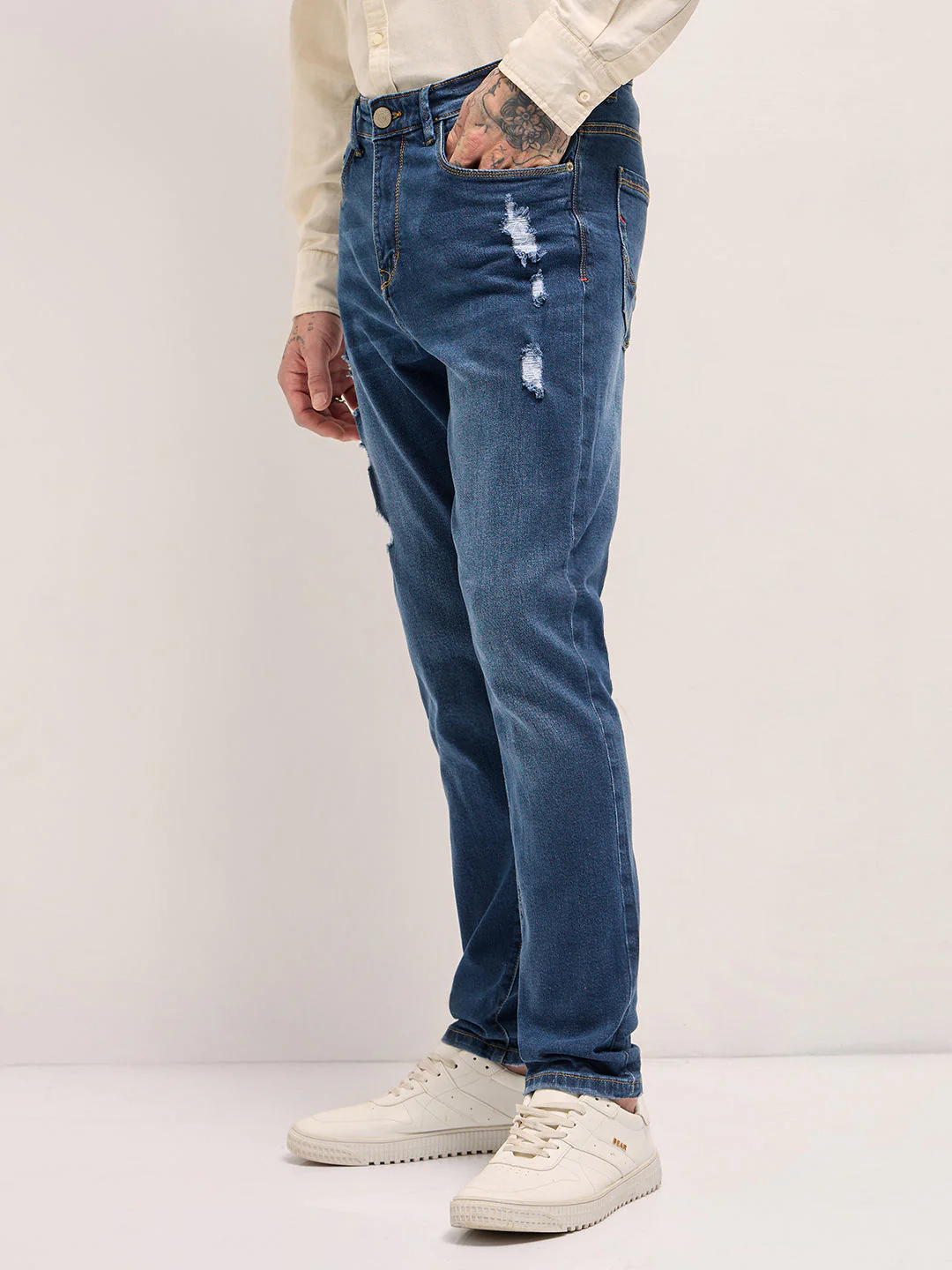 Men Blue Light Fade Mid-Rise Jeans - Image 2