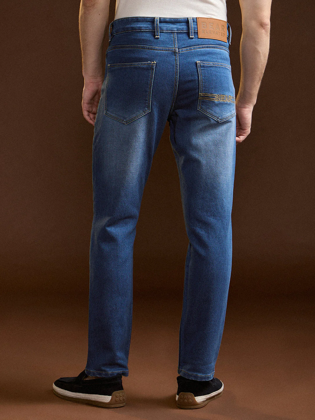 Men Mid BlueLight Fade Distressed Mid-Rise Relaxed Fit Jeans - Image 2