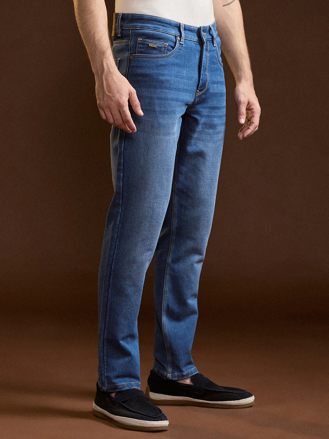 Men Mid BlueLight Fade Distressed Mid-Rise Relaxed Fit Jeans - Image 3