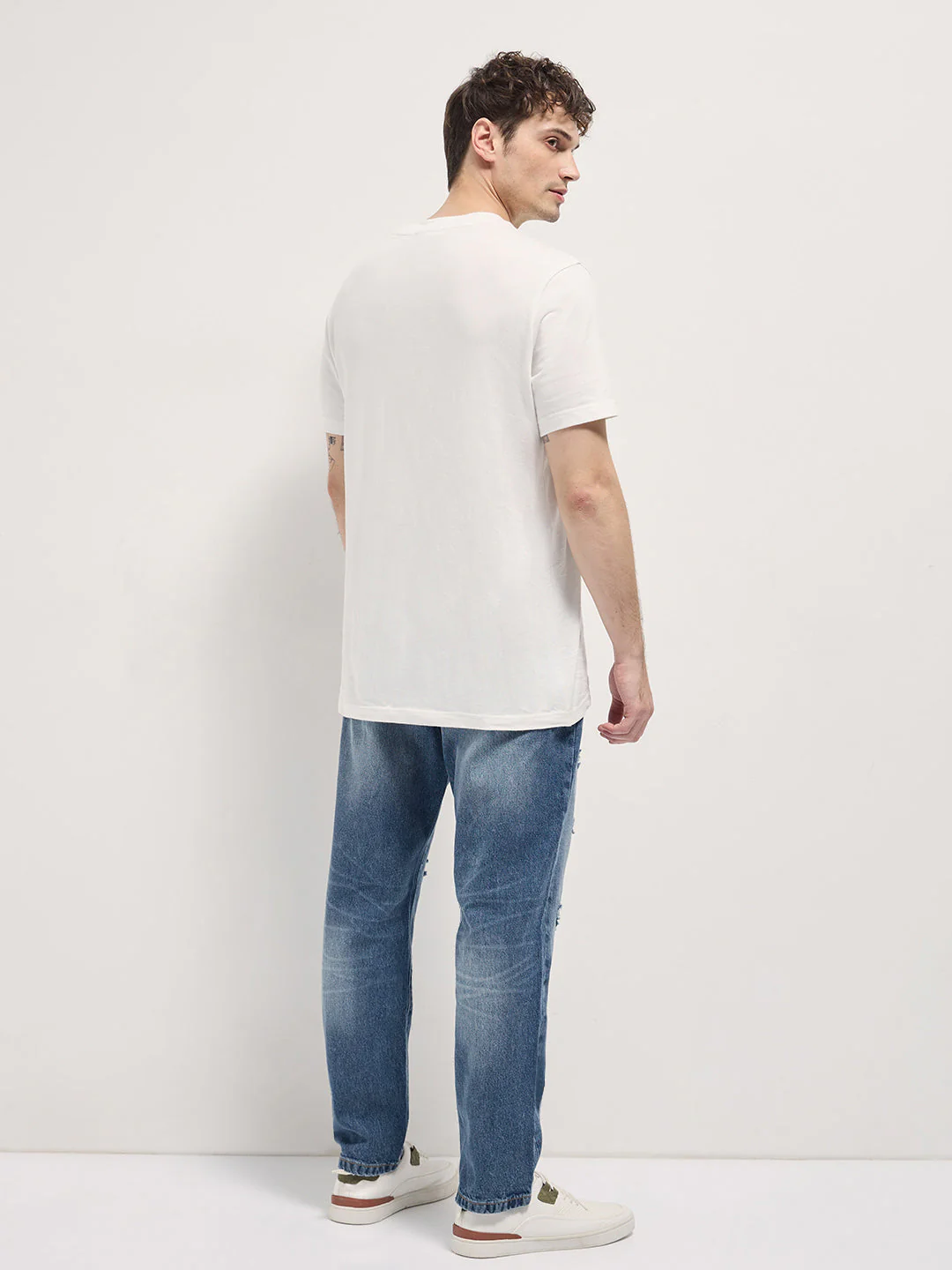 Men Mid BlueLight Fade High Distressed Mid-Rise Relaxed Fit Jeans - Image 2