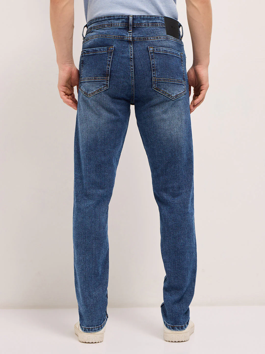 Men Mid BlueLight Fade Slim Fit Mid-Rise Jeans - Image 2