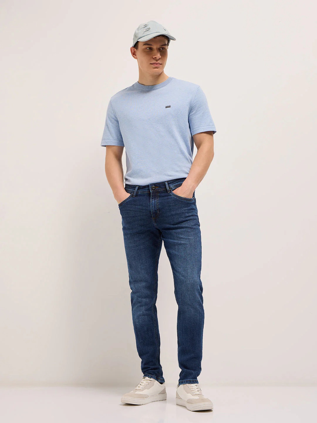 Men Mid BlueLight Fade Slim Fit Mid-Rise Jeans - Image 4