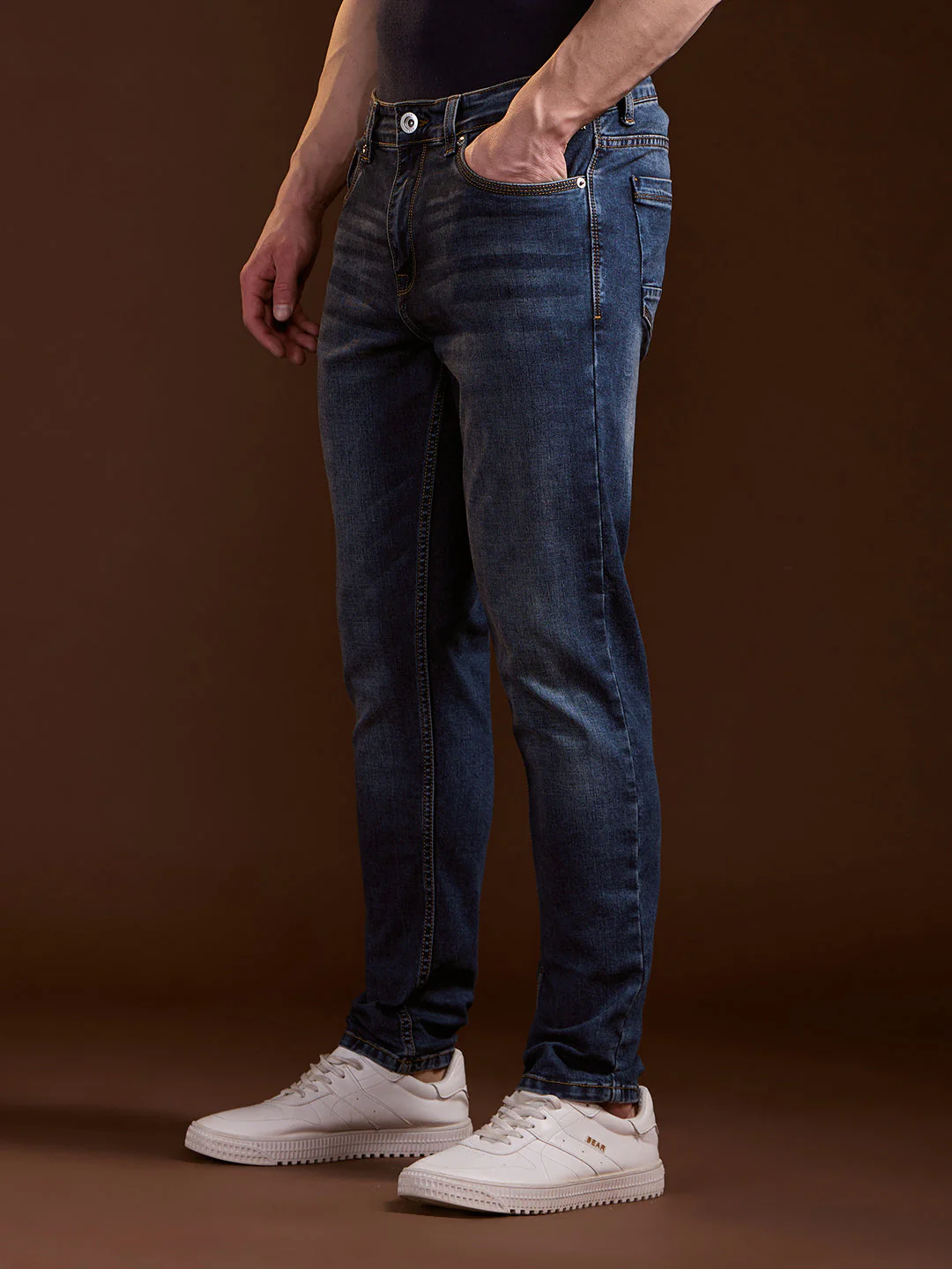 Men Mid BlueLight Fade Slim Fit Mid-Rise Jeans - Image 3