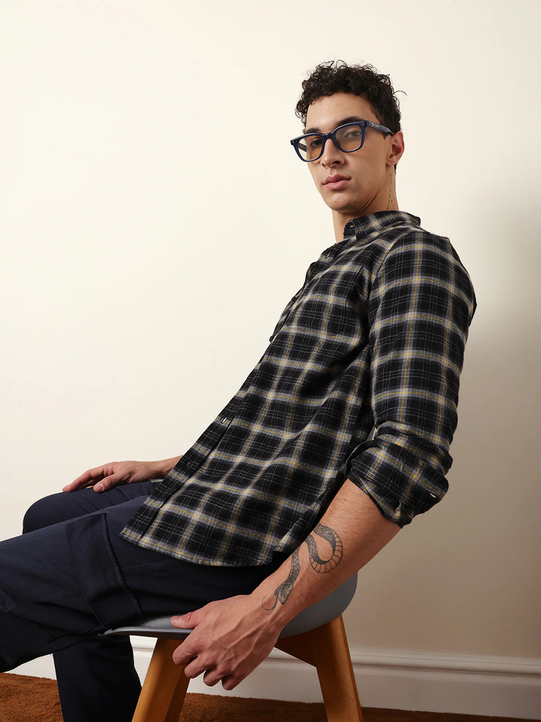 Men Modern Fit Casual Shirt