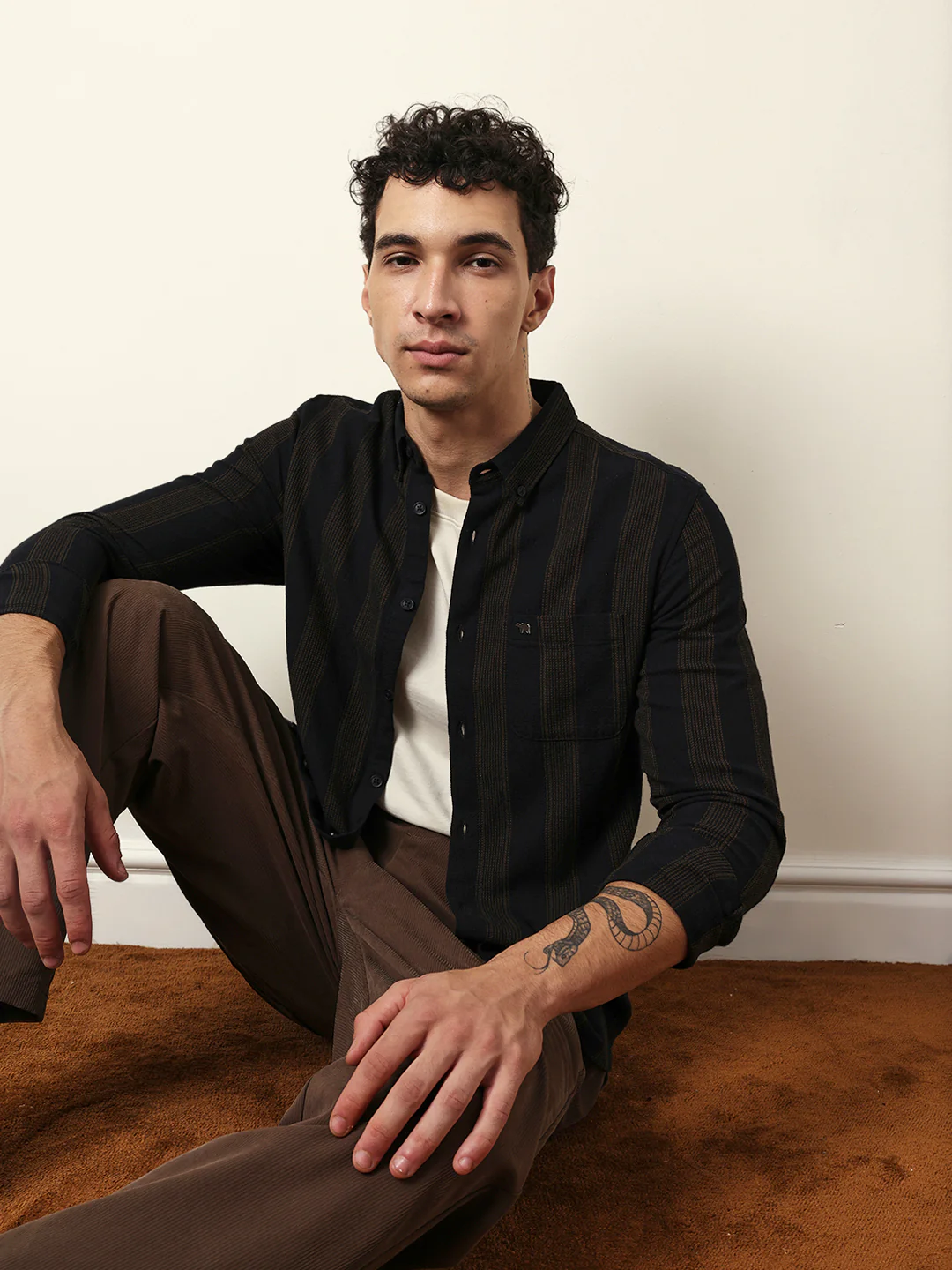 Men Modern Fit Casual Shirt