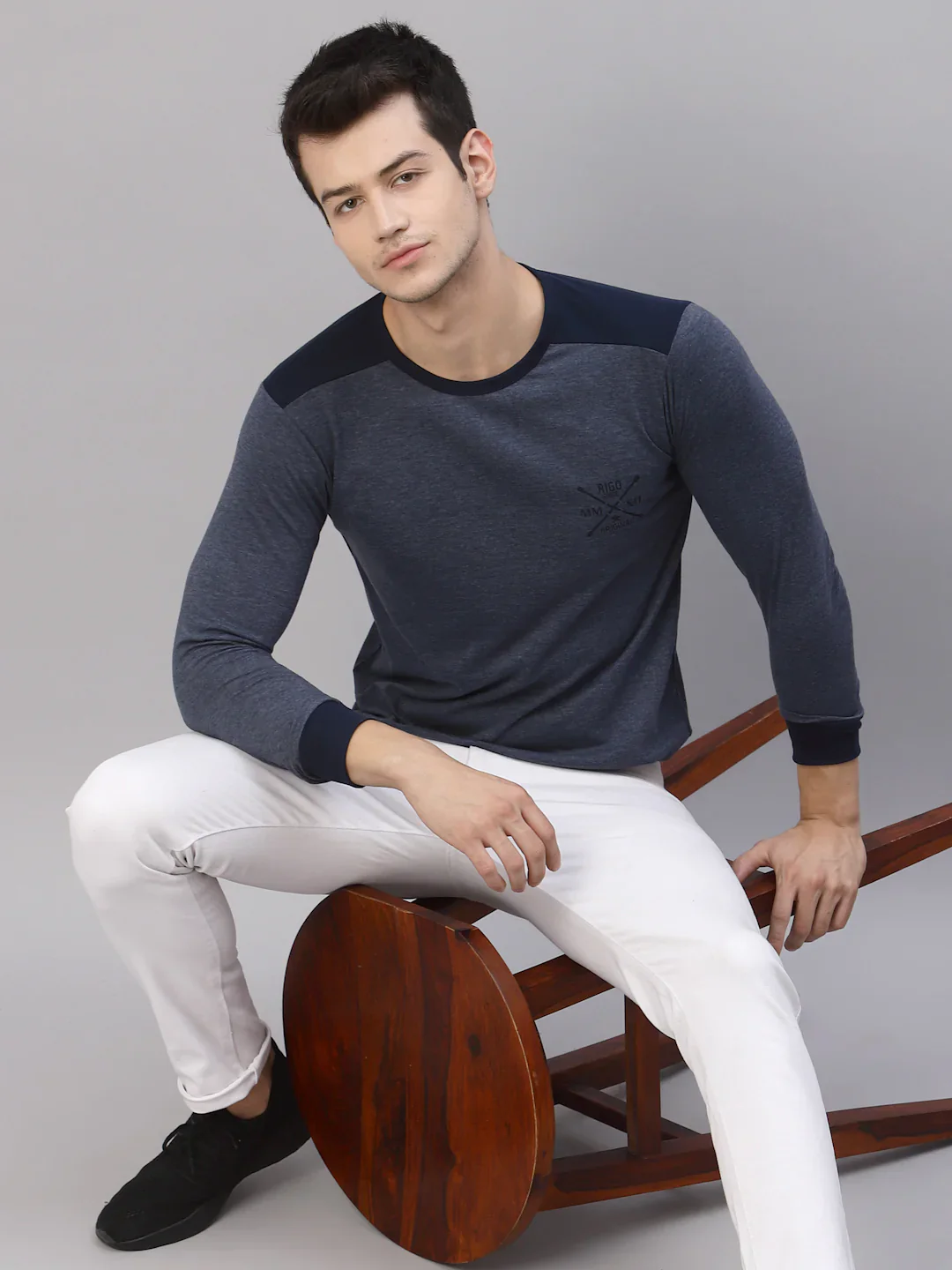 Men Modern Minimalism Solid T-Shirt - Image 7