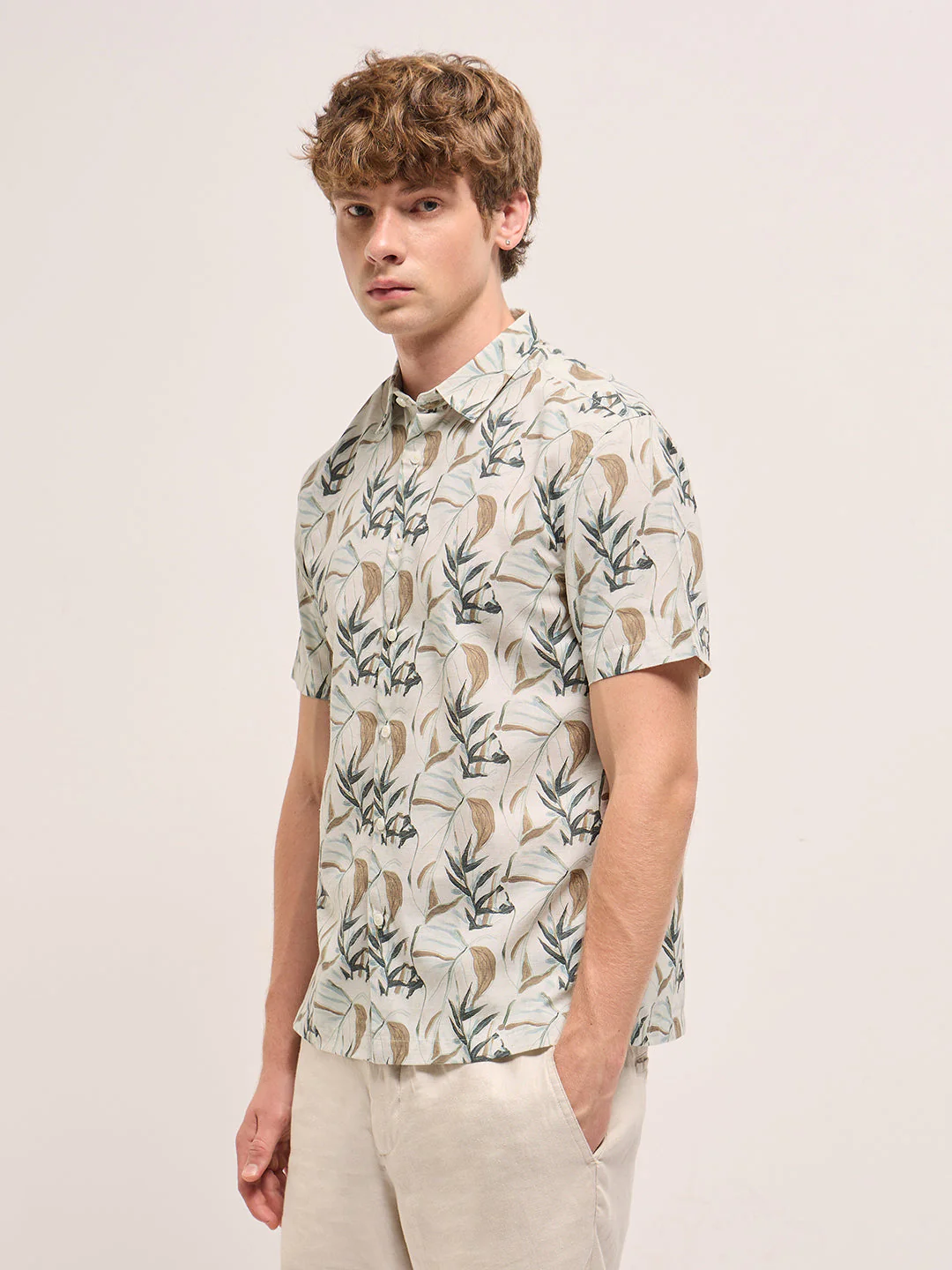Men Multi-Color abstract botanical print Relax Fit Casual shirt - Image 3